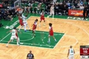 不如自己打！布朗拿到篮板一条龙扛着萨尔上篮得分