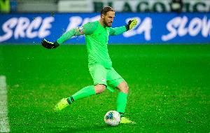 马卡报:身体不适,斯洛文尼亚国门奥布拉克将无缘出战瑞典